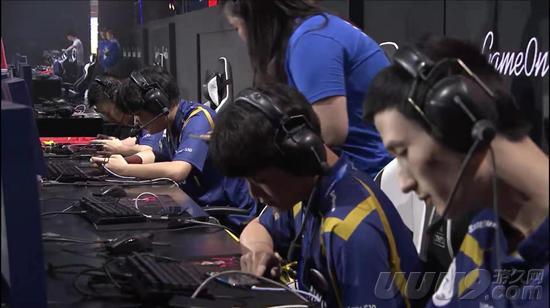 她的出现再 她的出现再