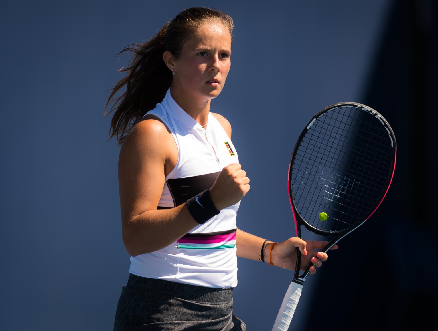 特别是在柬 特别是在柬