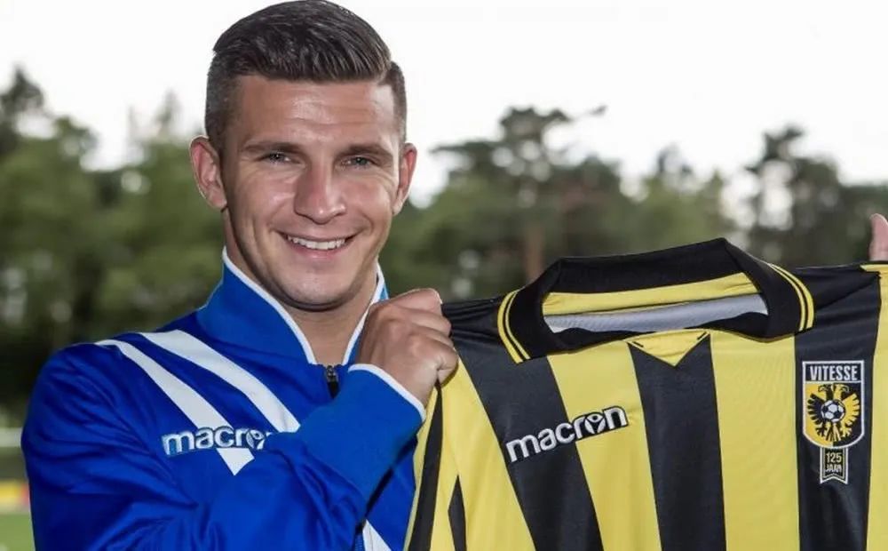 触职业球员 触职业球员