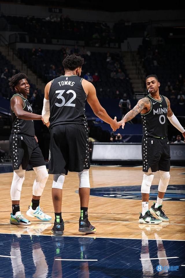 季前两轮中 季前两轮中